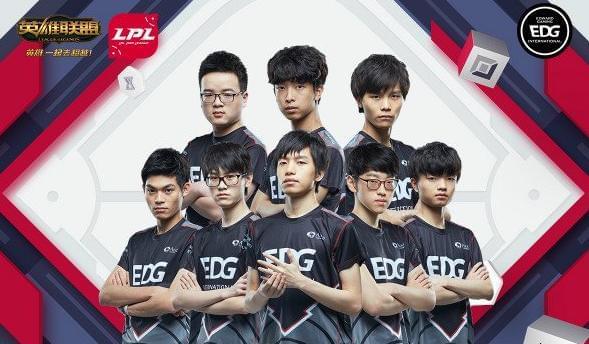 伴随着巨大 伴随着巨大